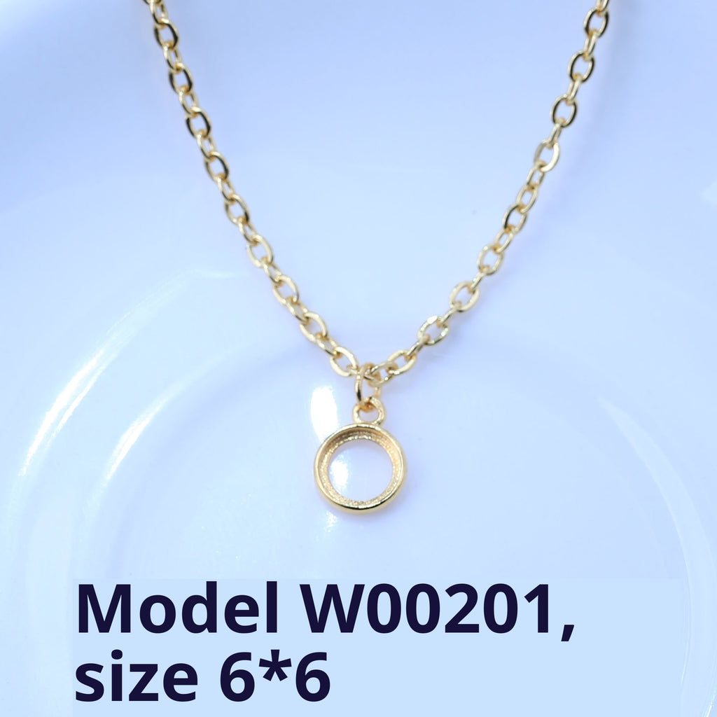 Golden-framed Inlaid Pendant Round Necklace
