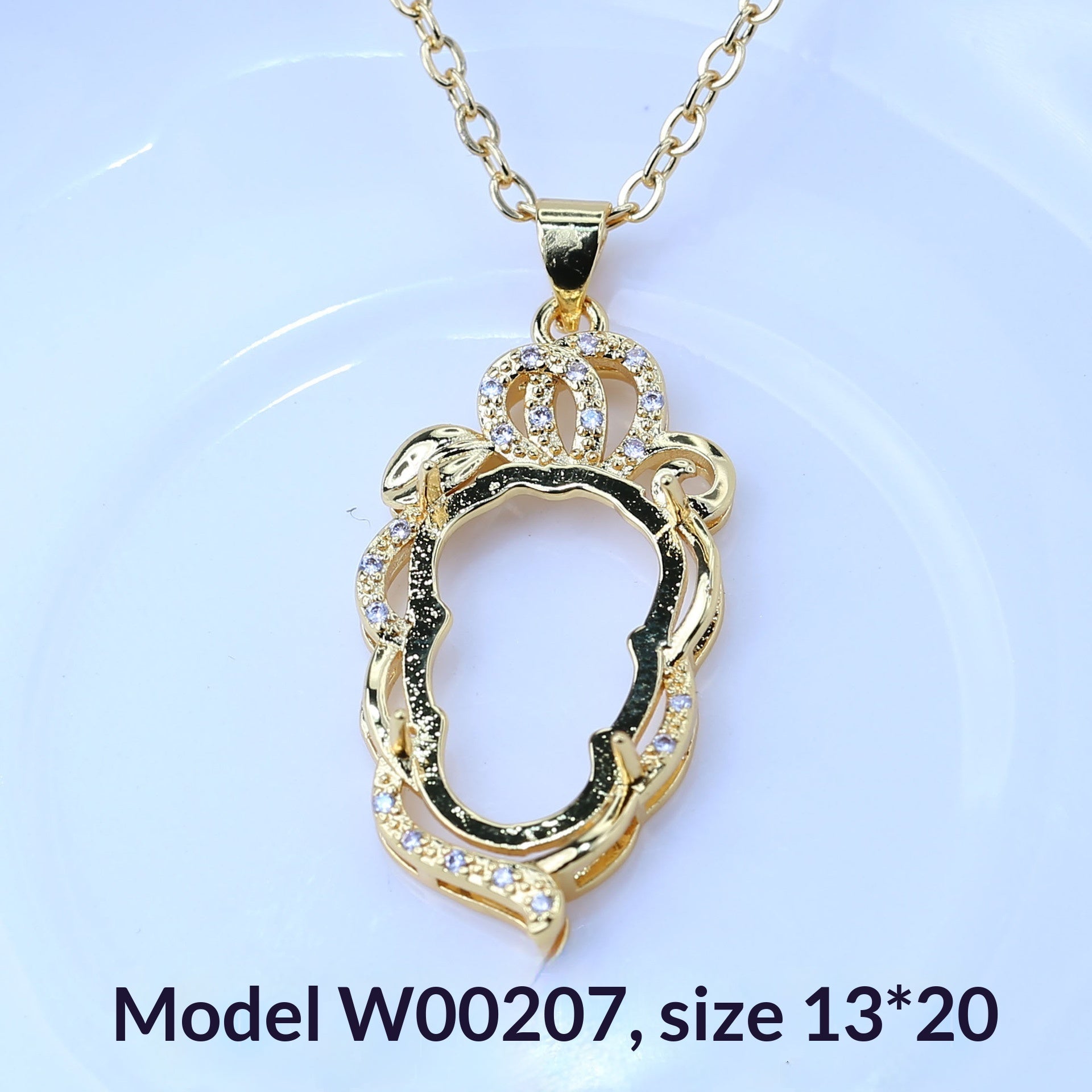 Golden-framed Inlaid Pendant Round Necklace