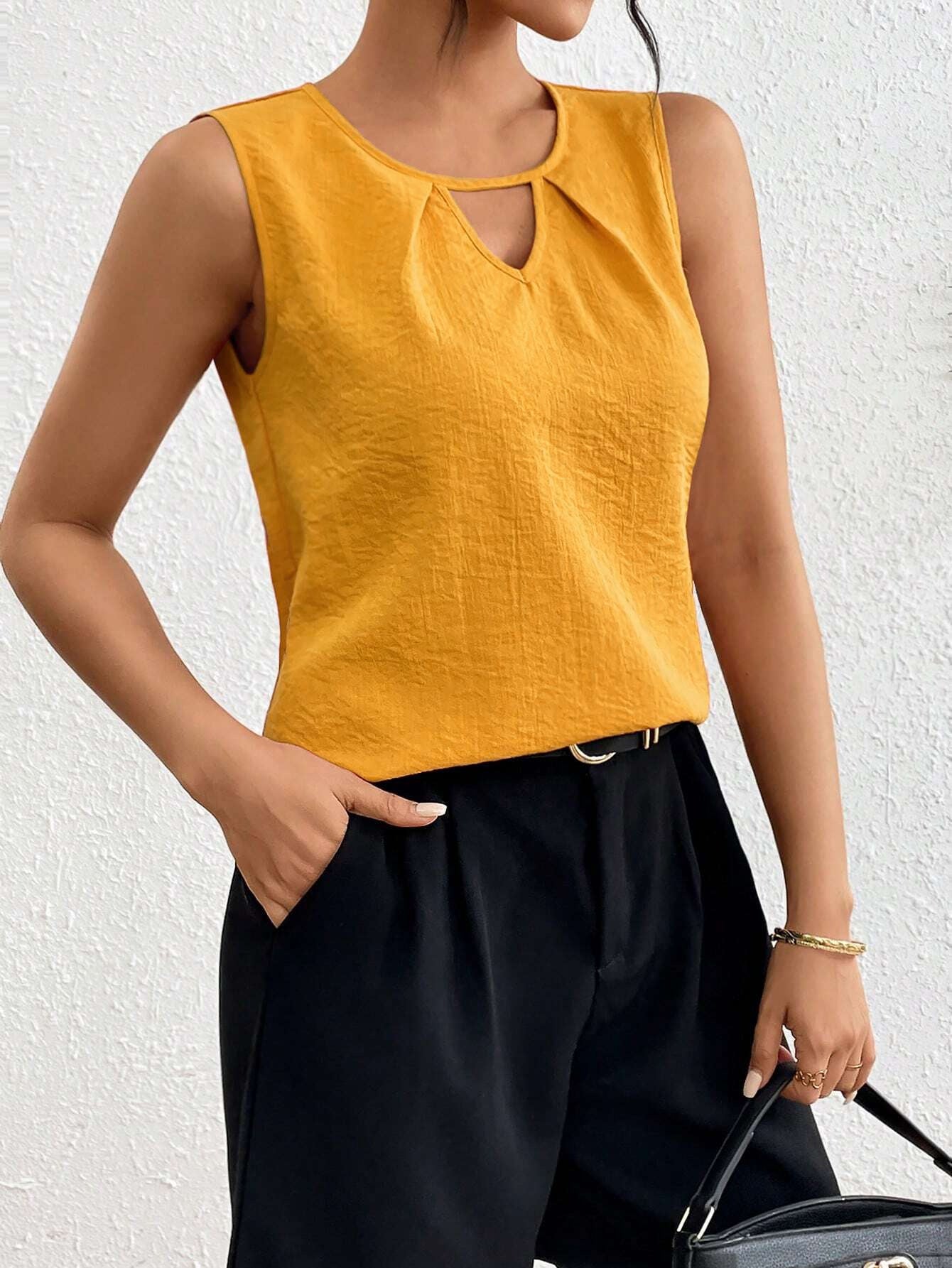 Women's Solid Color Sleeveless V-neck Creative Top