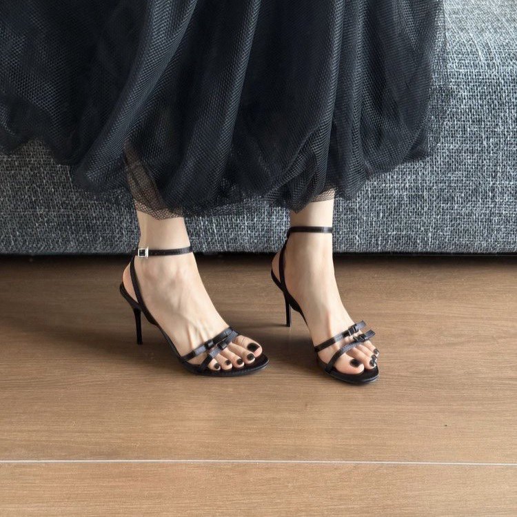 Sharp Pointed, Slender Heel, High Heels Exude A Slimming And Slender Temperament, With A Single Button Open Toed Women's Sandals