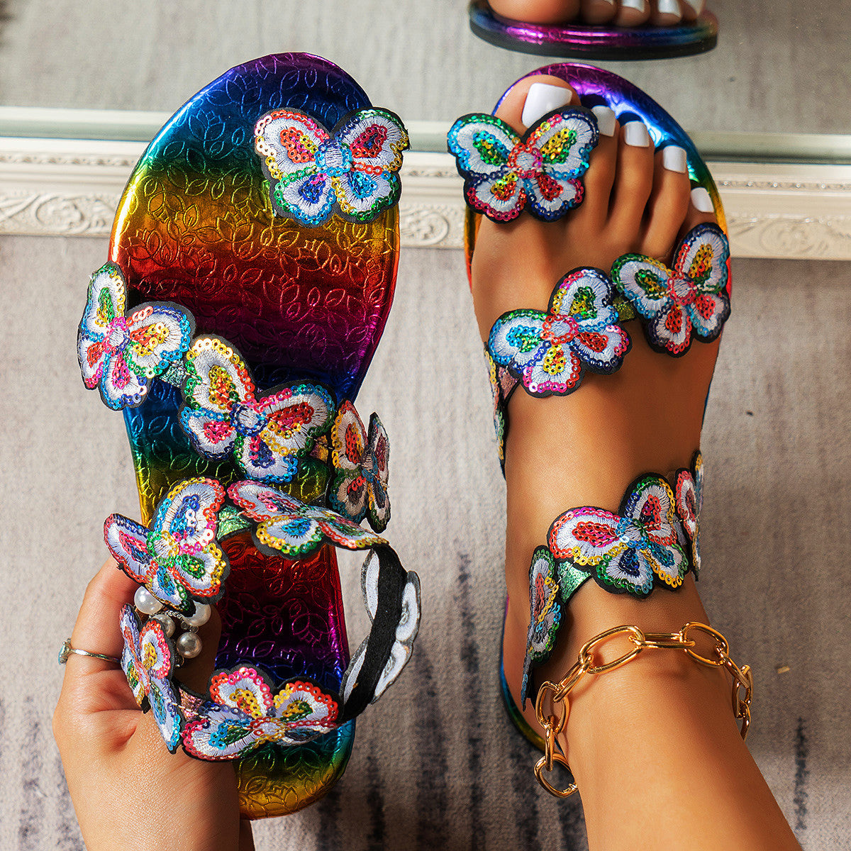 Women's Butterfly-Decorated Flat Sandals